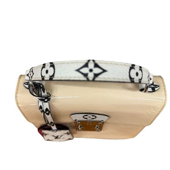 Louis Vuitton Bleecker Box Vernis Beige Pink Crossbody Bag NZ1139 - Picture 4 of 10